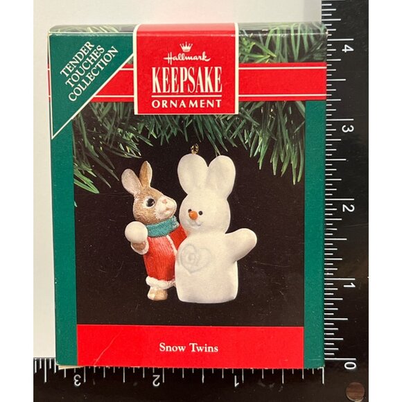 1991 HALLMARK KEEPSAKE ORNAMENT QX497-9 SNOW TWINS BUNNY TENDER TOUCHES - Picture 2 of 9